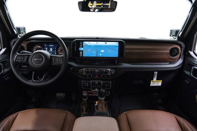 Used 2025 Jeep Gladiator Rubicon w/ Safety Group AWD/4WD image 14