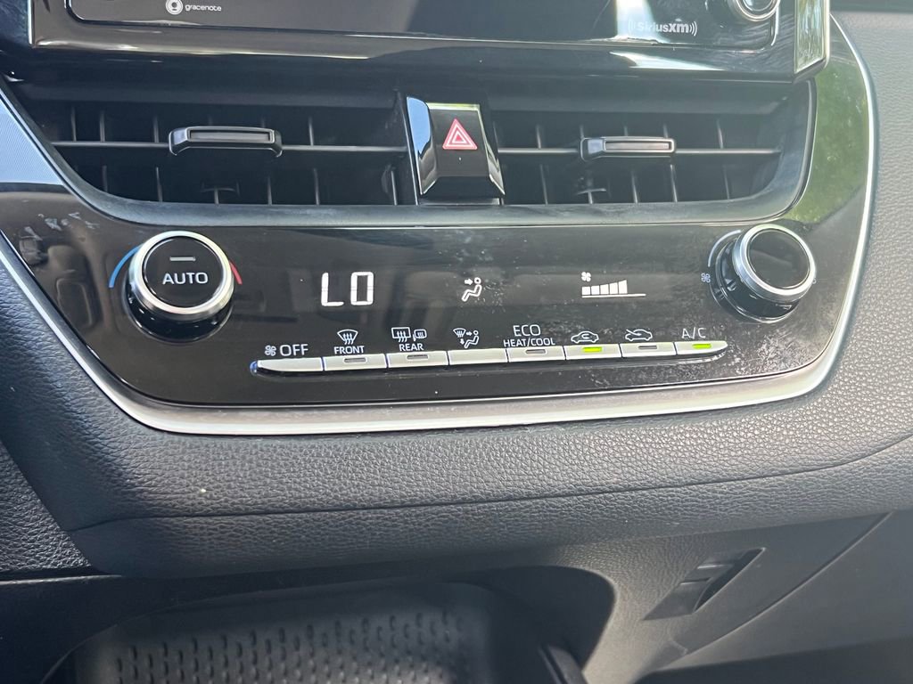 Used 2021 Toyota Corolla LE FWD image 24