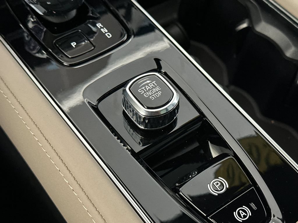 New 2026 Volvo XC90 T8 Plus AWD/4WD image 23