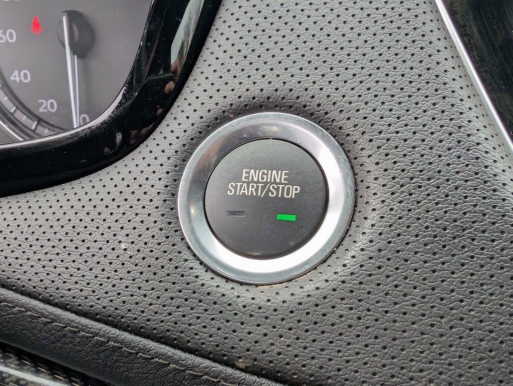 Certified 2025 Cadillac XT5 Sportv w/ Technology Package image 31