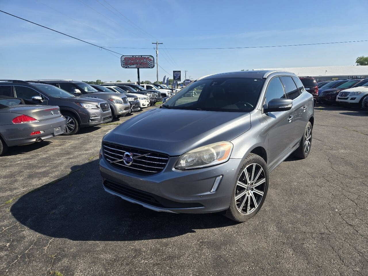 Used 2016 Volvo XC60 T6 w/ Proximity Package AWD/4WD image 2