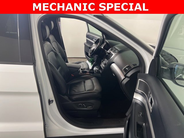 Used 2016 Ford Explorer XLT w/ Equipment Group 202A image 29