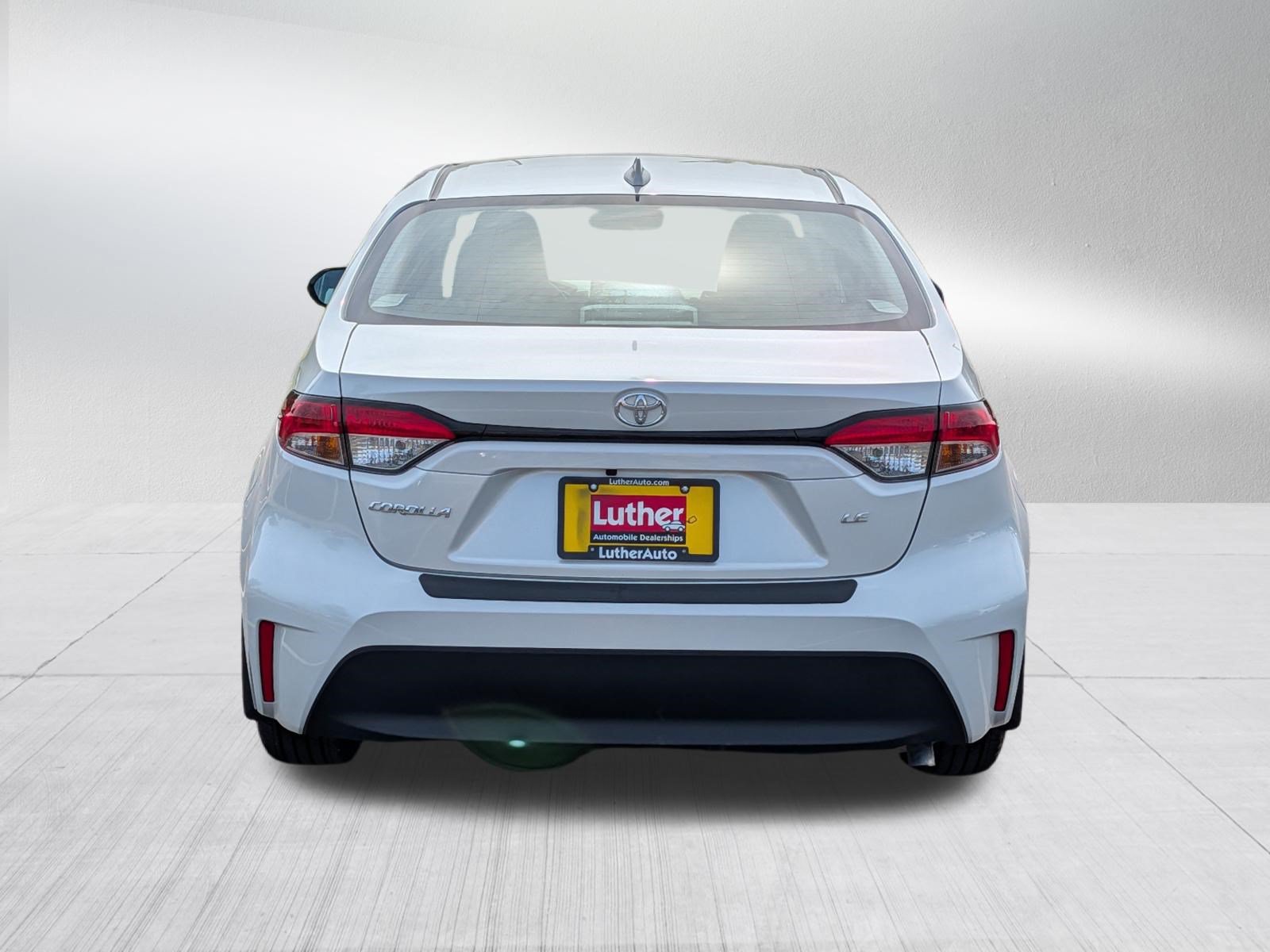 Used 2025 Toyota Corolla LE w/ LE Premium Package FWD image 6