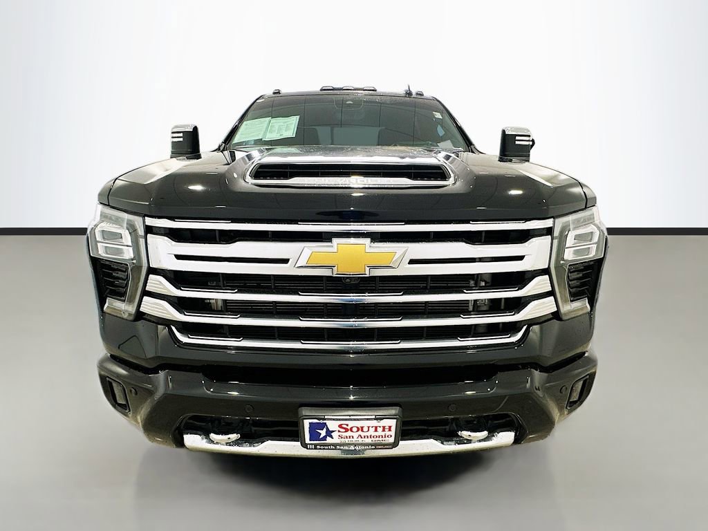 Used 2024 Chevrolet Silverado 3500 High Country w/ High Country Premium Package image 2