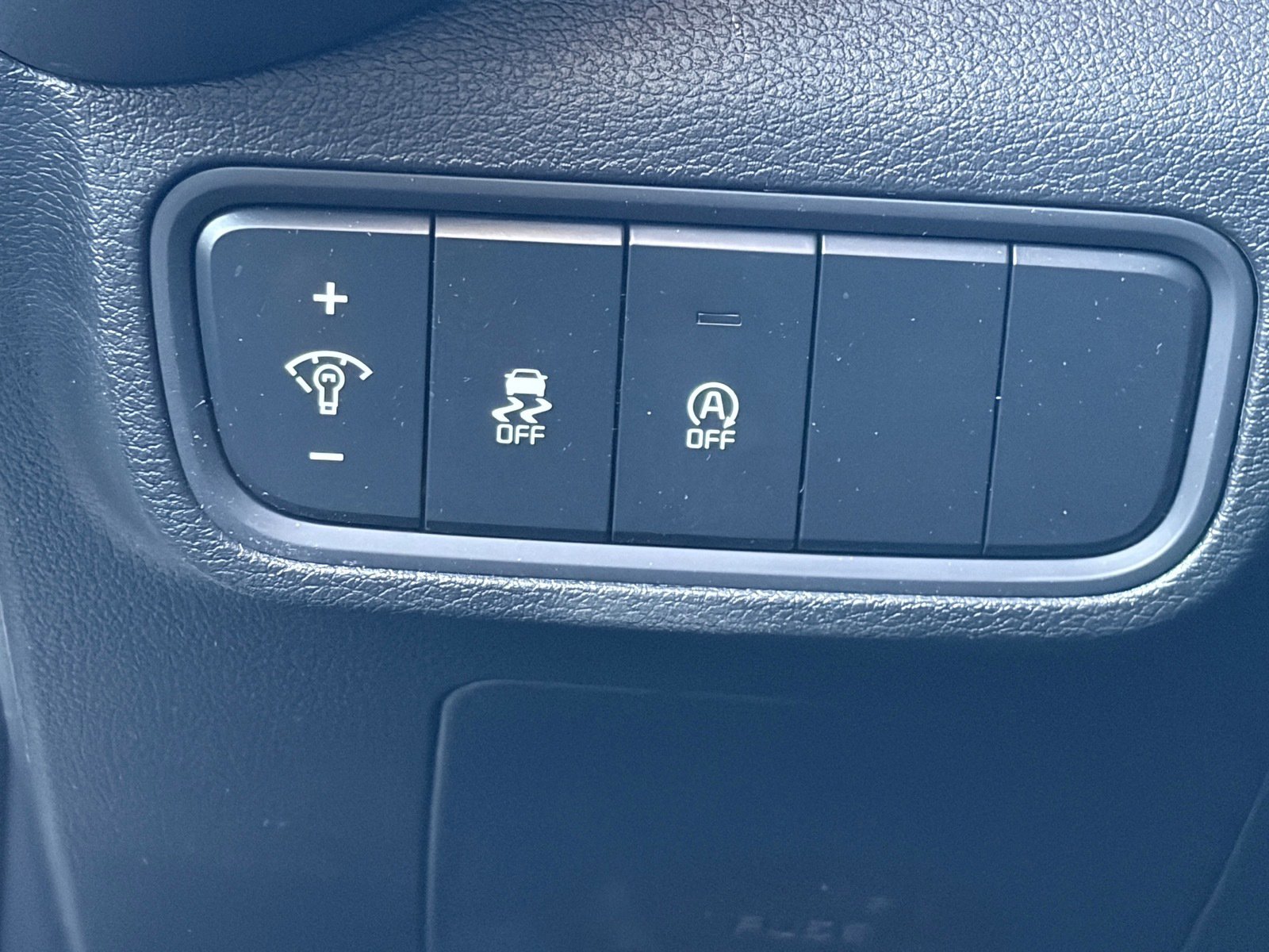 Certified 2025 Kia Soul LX FWD image 10