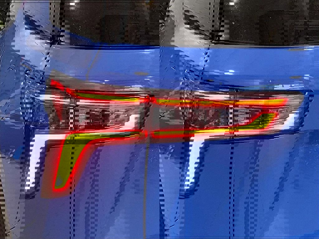 Used 2025 Chevrolet Equinox ACTIV w/ Safety and Technology Package AWD/4WD image 26