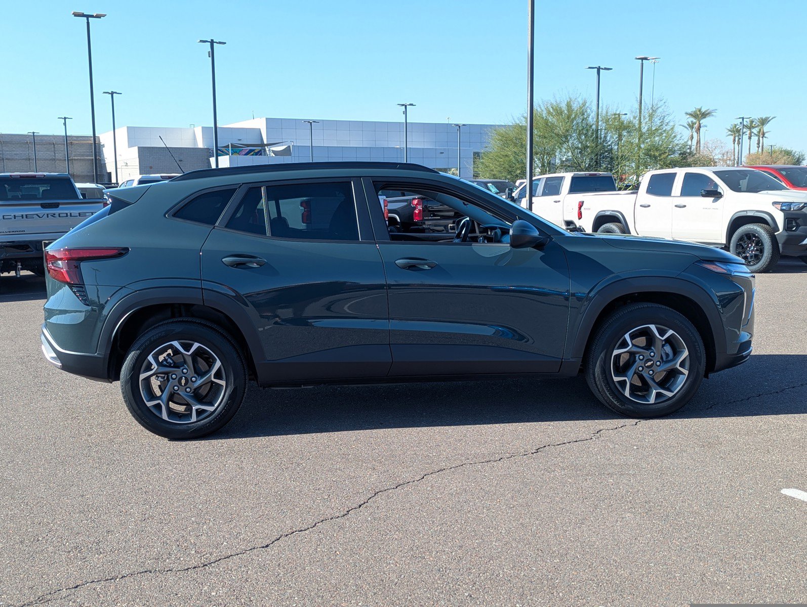 Certified 2025 Chevrolet Trax LT image 7