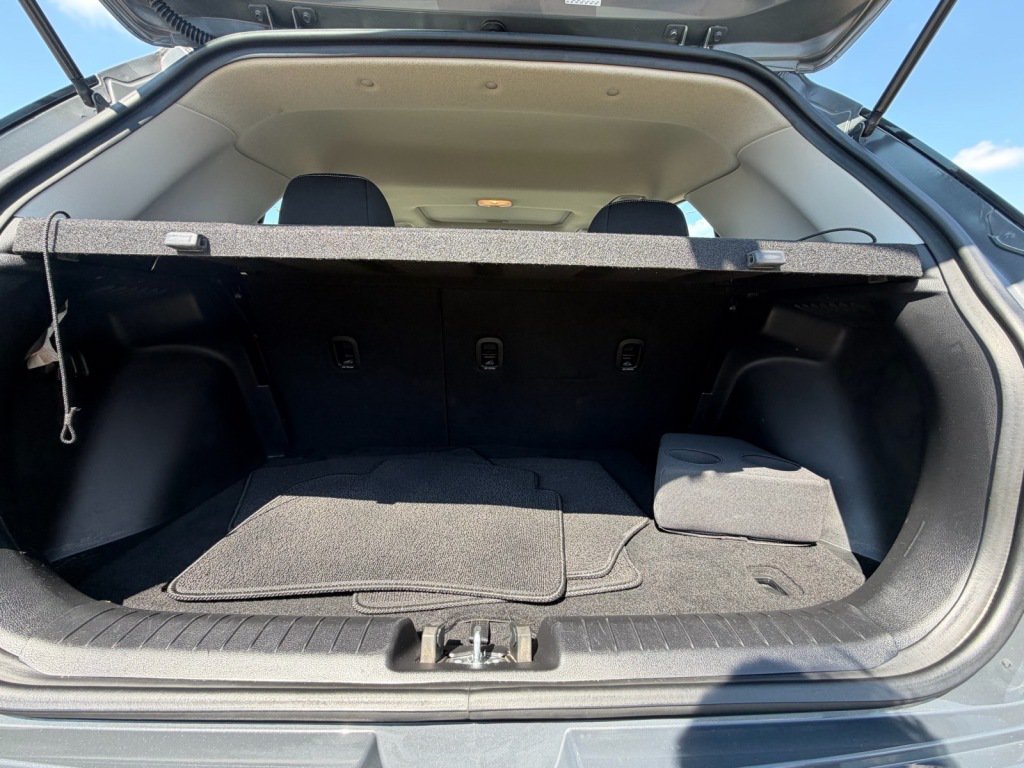 Used 2023 Hyundai Venue SEL FWD image 5