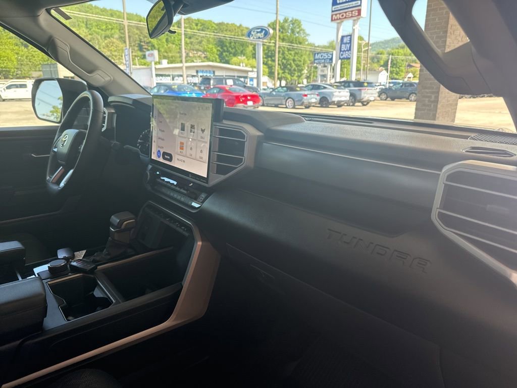 Used 2022 Toyota Tundra SR5 w/ SR5 Premium Package RWD image 19
