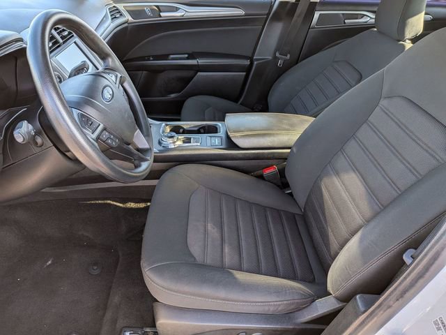 Used 2020 Ford Fusion SE image 12