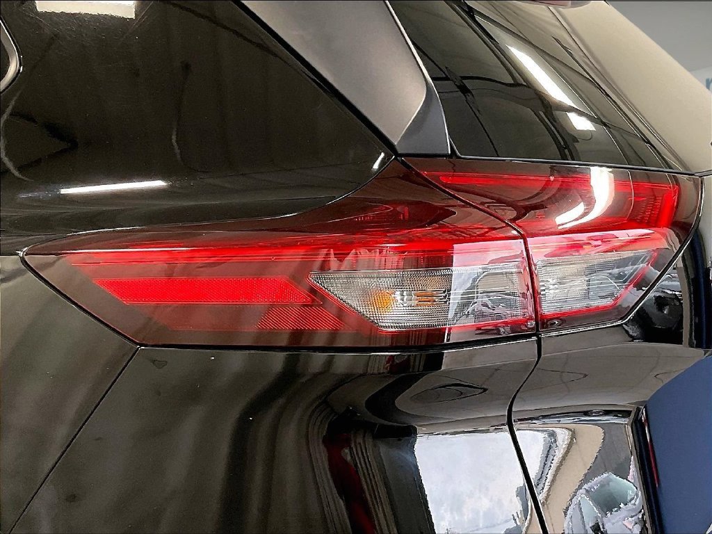 Certified 2023 Nissan Rogue SV AWD/4WD image 33