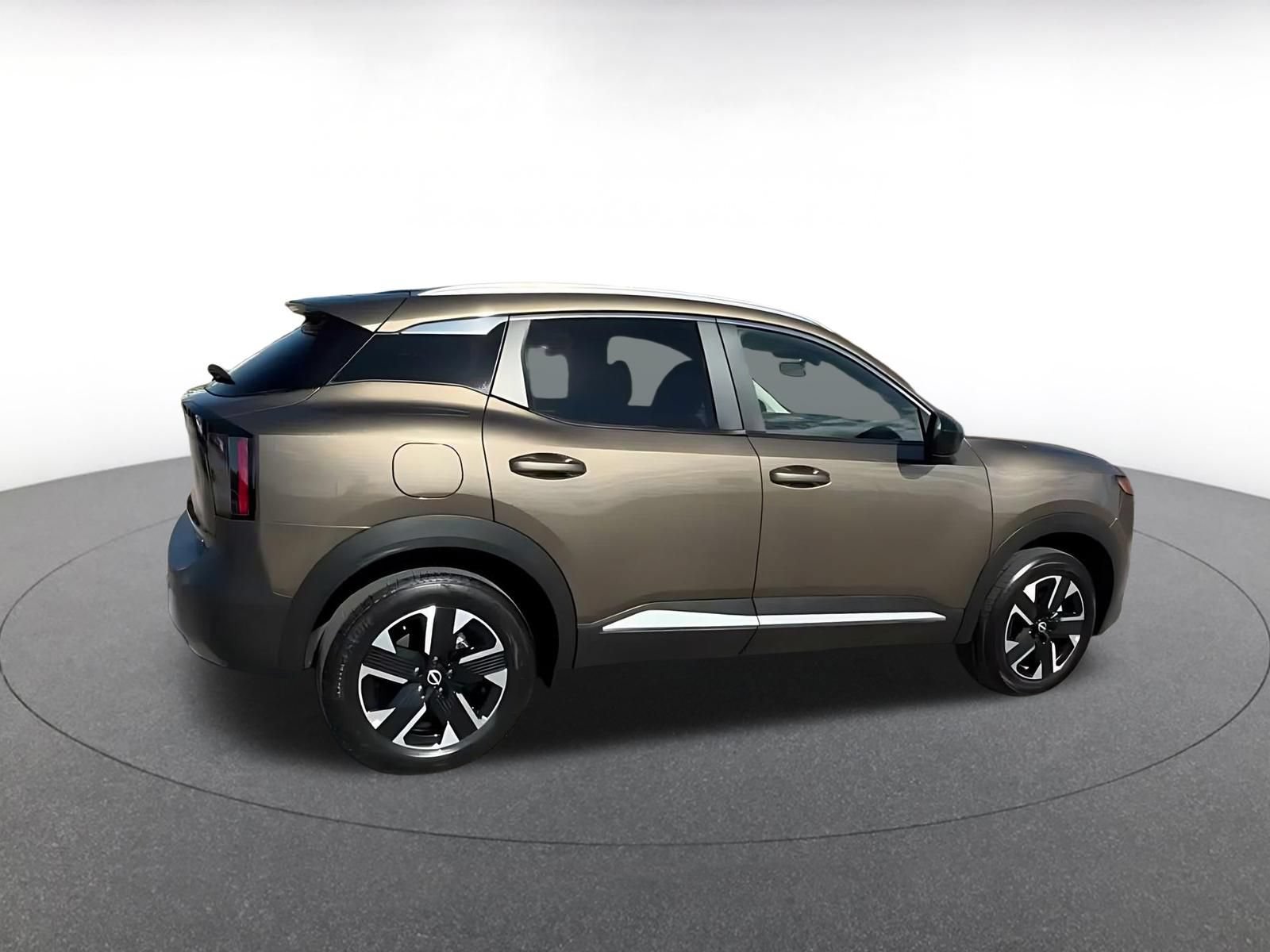Used 2026 Nissan Kicks SV w/ Cold Weather Package AWD/4WD image 14