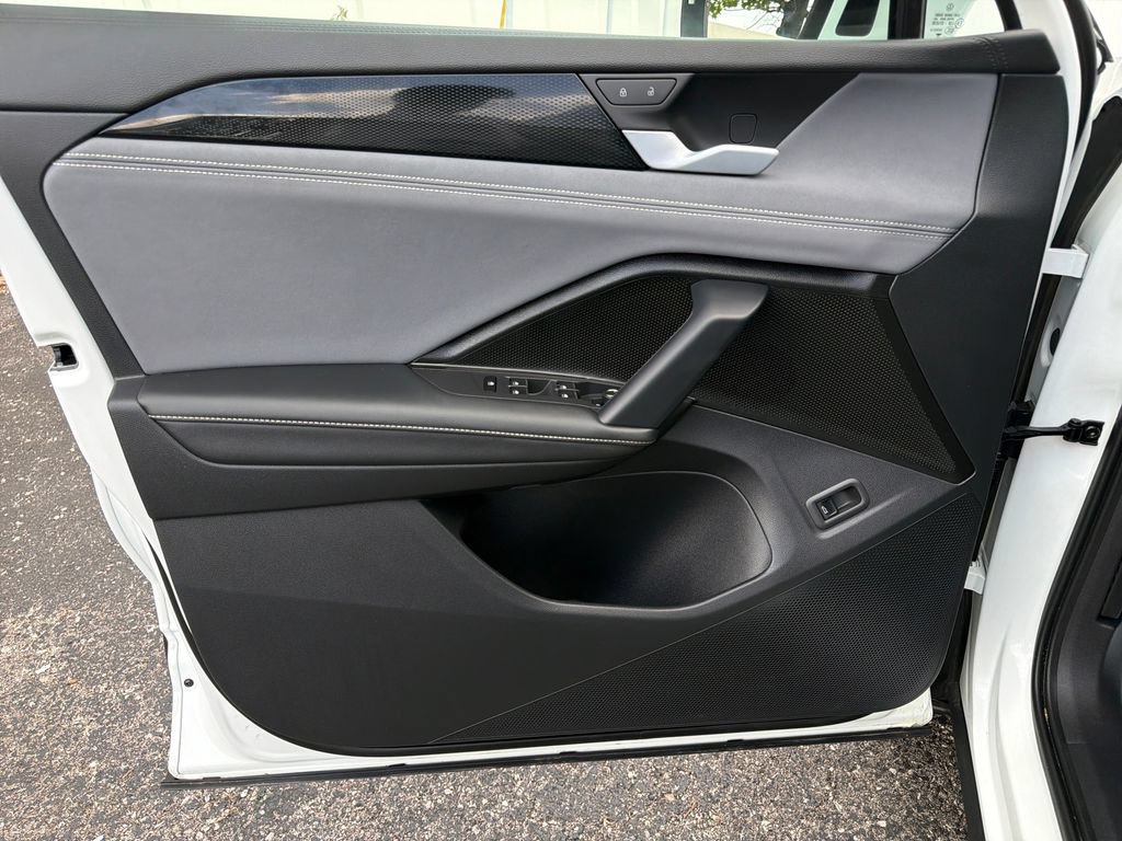 New 2026 Volkswagen Tiguan SE AWD/4WD image 10