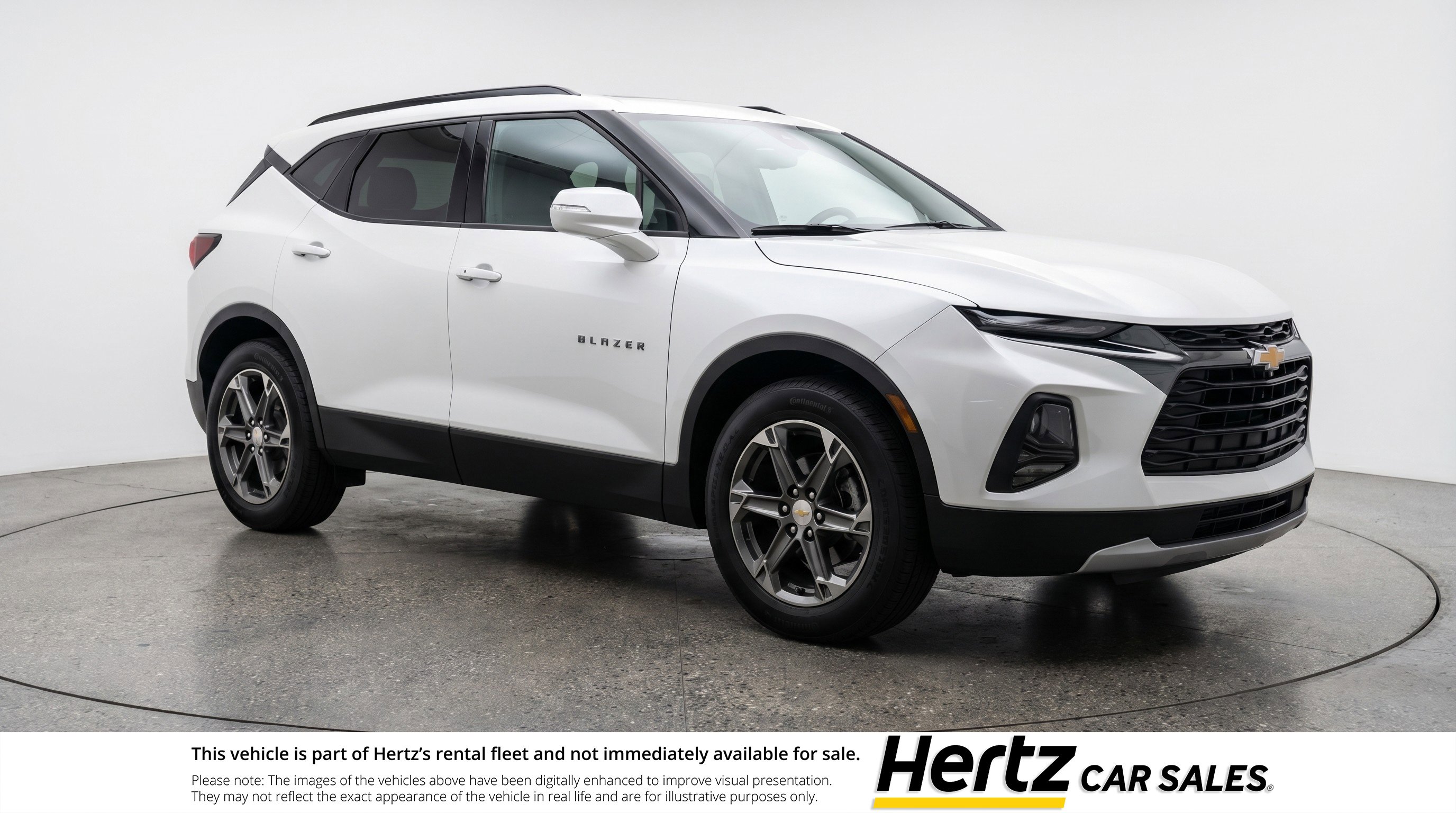 Used 2025 Chevrolet Blazer LT FWD image 1