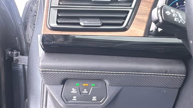 Used 2024 Volkswagen Atlas SE image 35