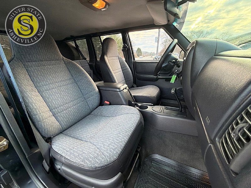 Used 2001 Jeep Cherokee Sport image 17