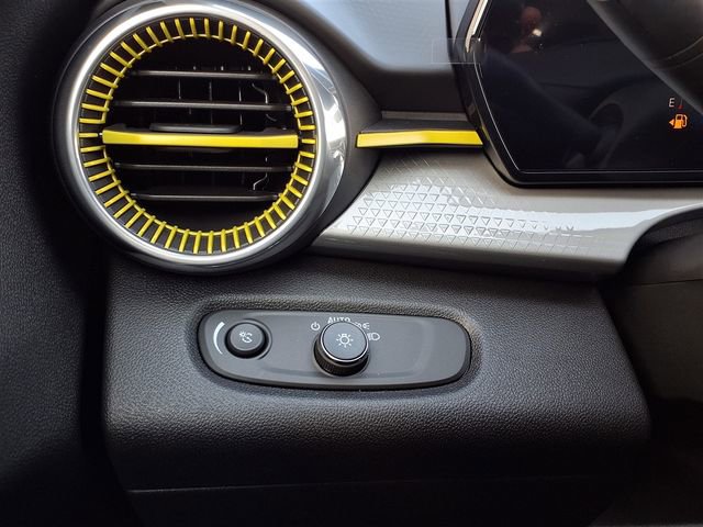 New 2026 Chevrolet Trax LT image 14