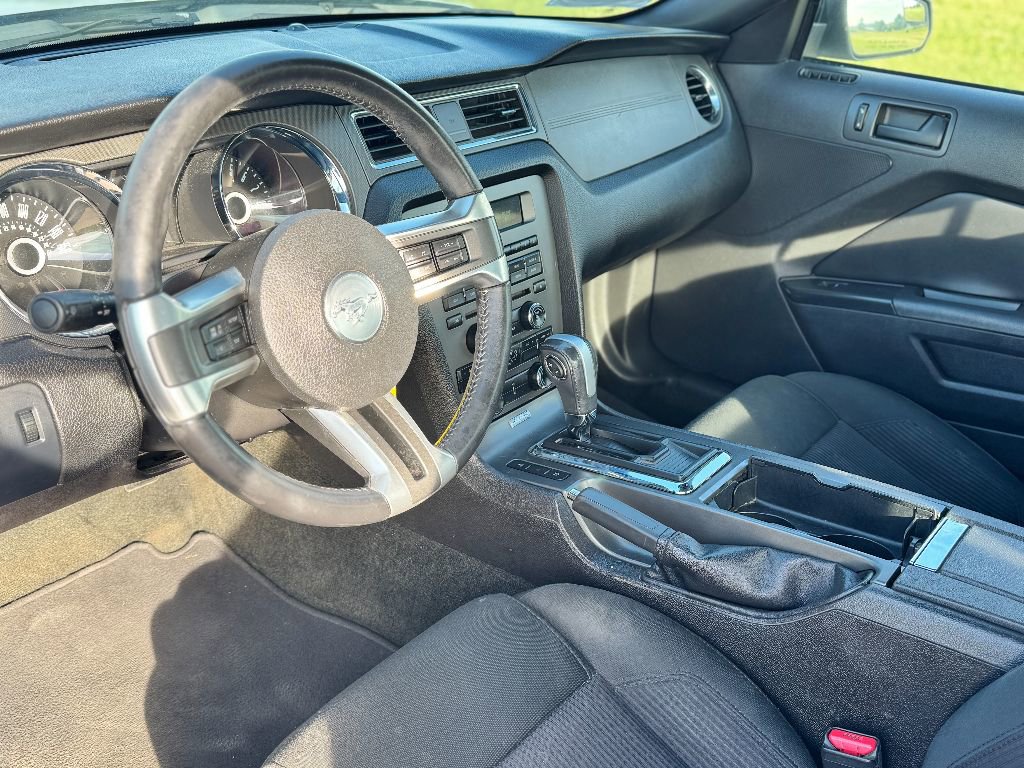 Used 2014 Ford Mustang Coupe w/ V6 Performance Package image 11