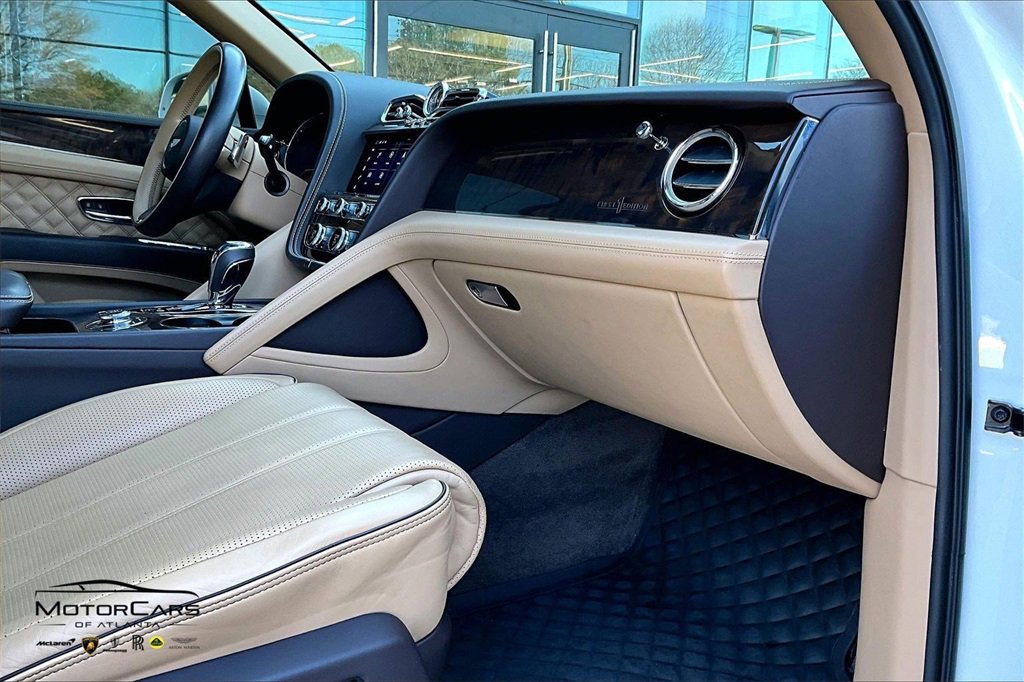 Used 2021 Bentley Bentayga image 15