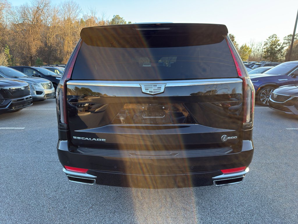 Used 2023 Cadillac Escalade Premium Luxury w/ Performance Package image 6