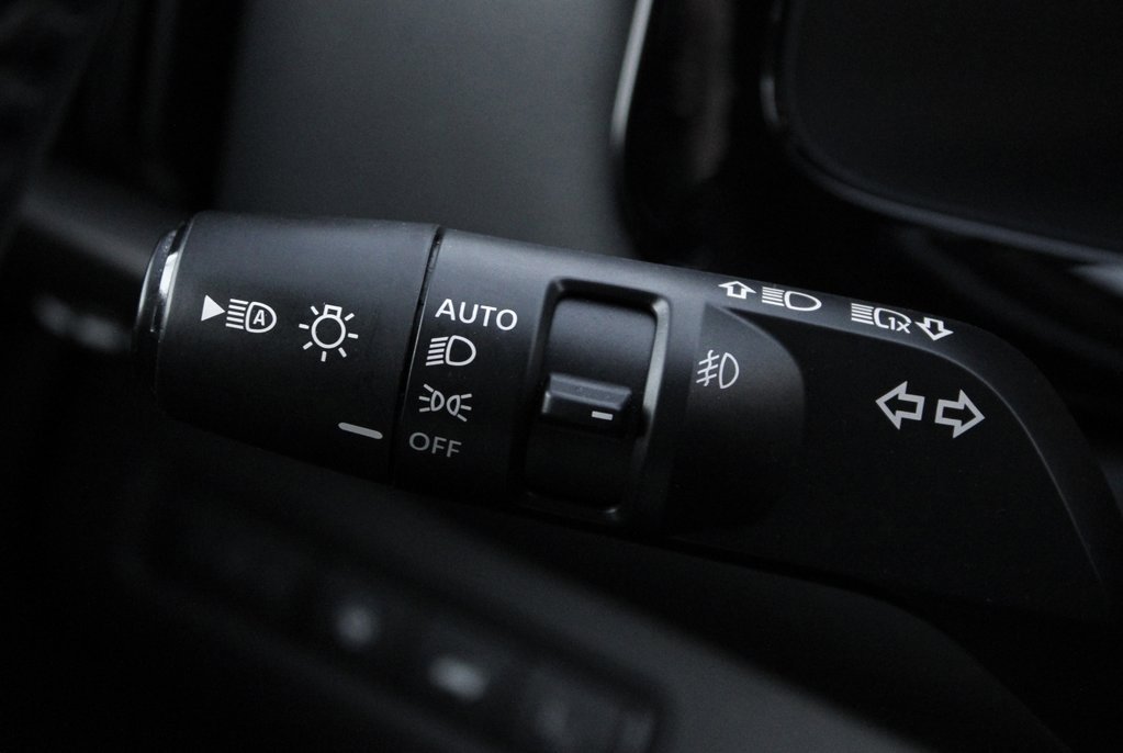 Certified 2023 Nissan Pathfinder Platinum image 38