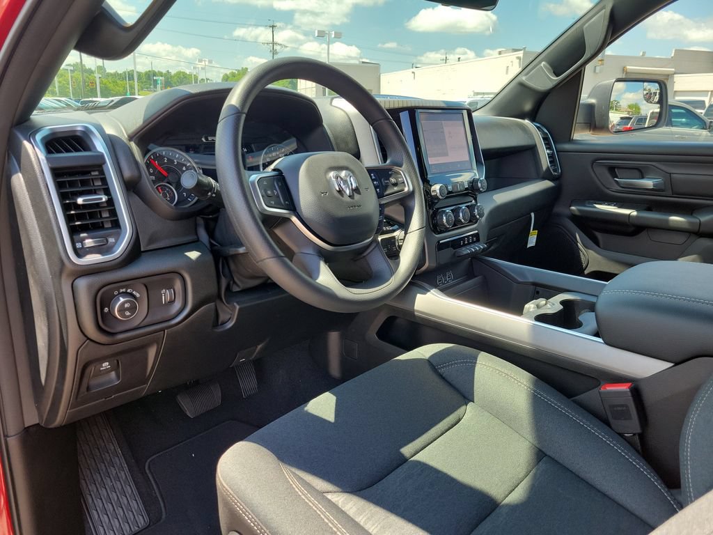 New 2026 RAM 1500 Express AWD/4WD image 12