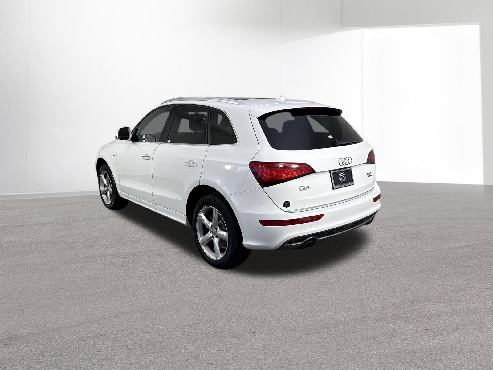 Used 2017 Audi Q5 2.0T Premium Plus w/ Technology Package AWD/4WD image 31