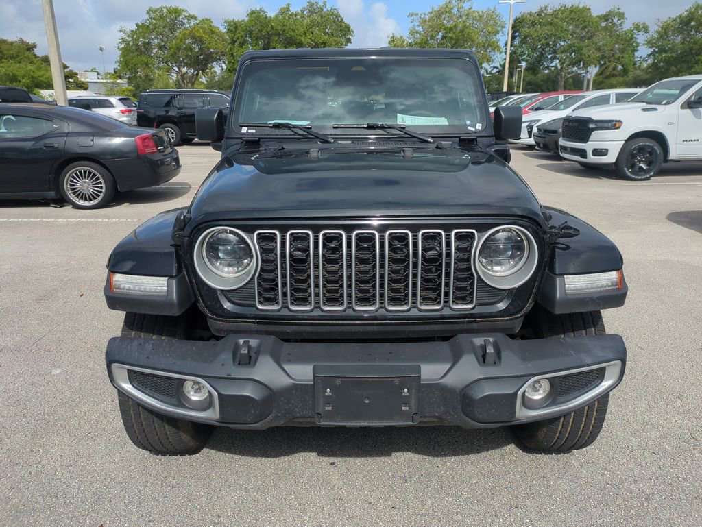 Used 2025 Jeep Wrangler Unlimited Sahara AWD/4WD image 4