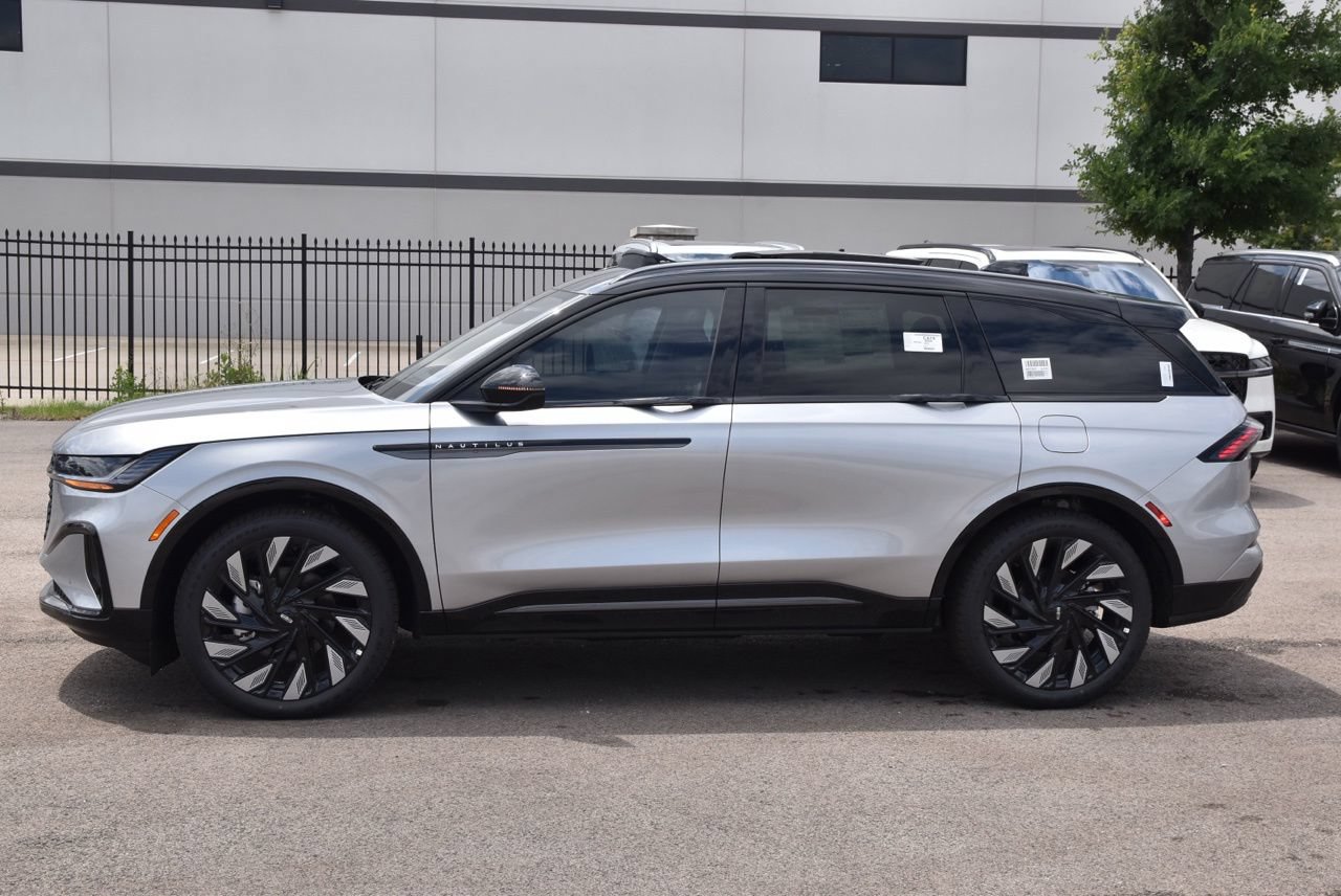 New 2026 Lincoln Nautilus Reserve AWD/4WD image 17