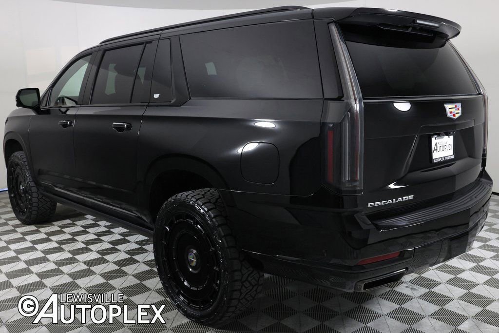 Used 2026 Cadillac Escalade ESV Sport w/ Touring Package image 7