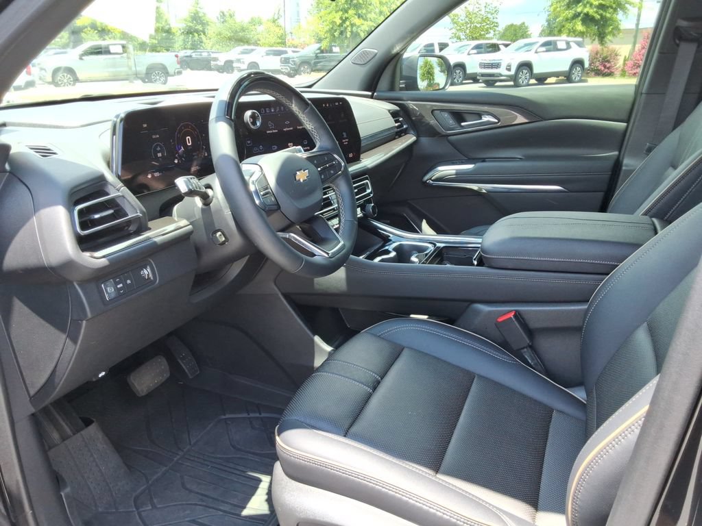 Certified 2025 Chevrolet Traverse High Country FWD image 22