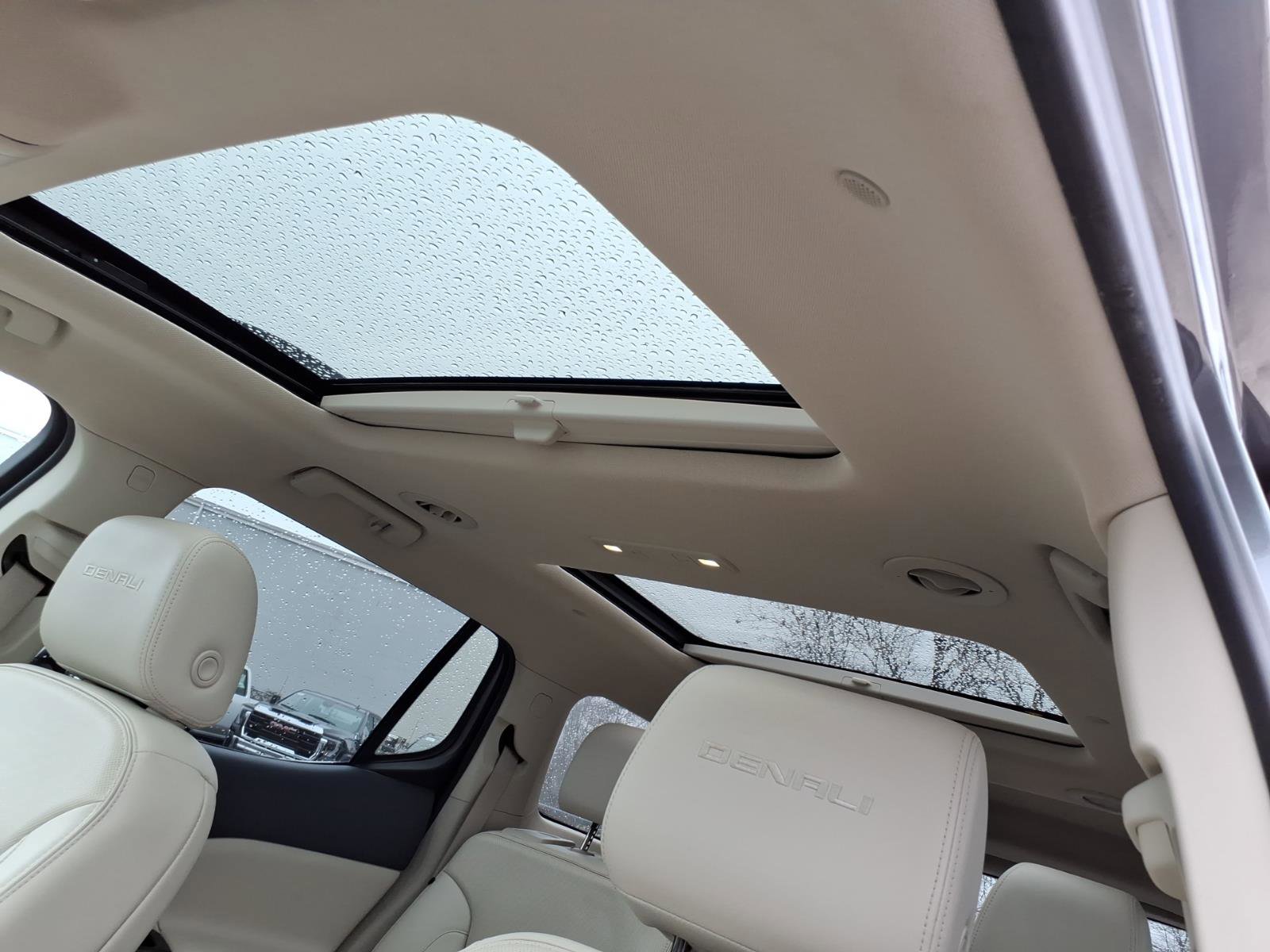 Certified 2021 GMC Acadia Denali w/ Denali Ultimate Package AWD/4WD image 19