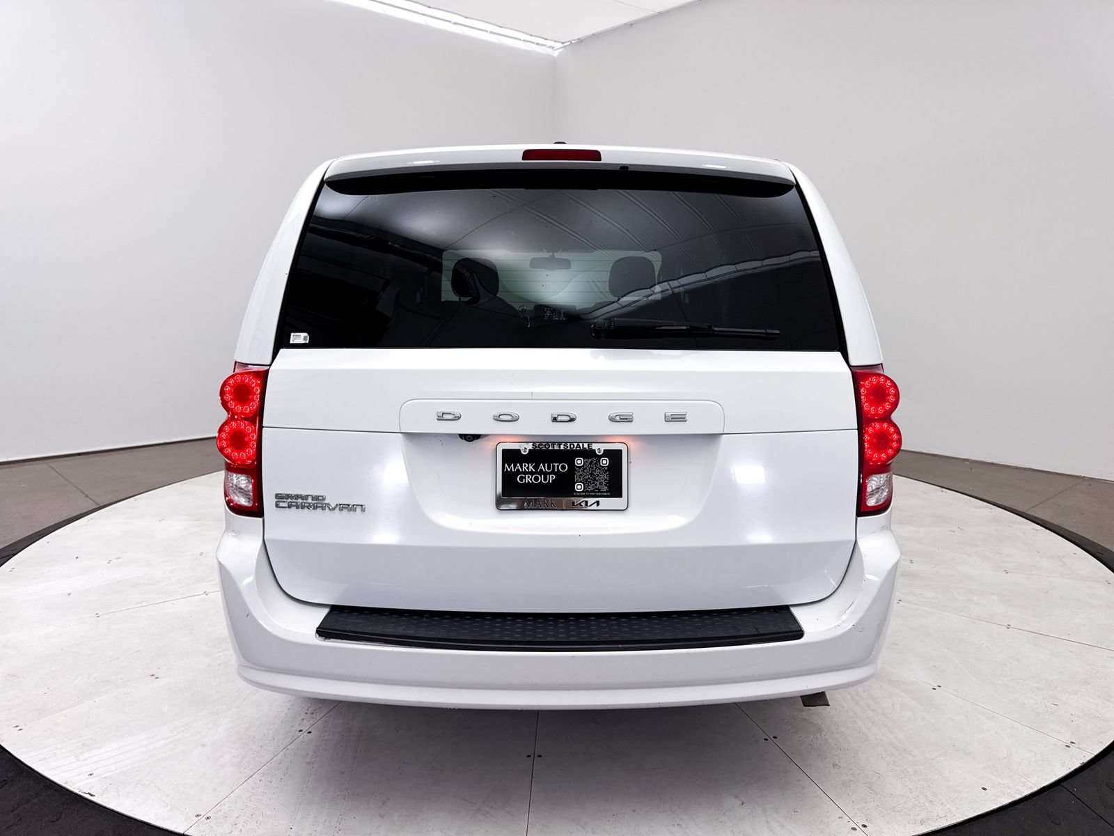 Used 2017 Dodge Grand Caravan SE FWD image 12