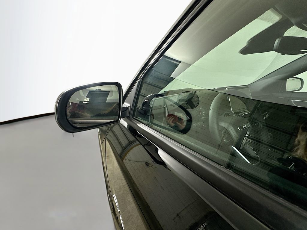 Used 2026 Jeep Compass Latitude image 36