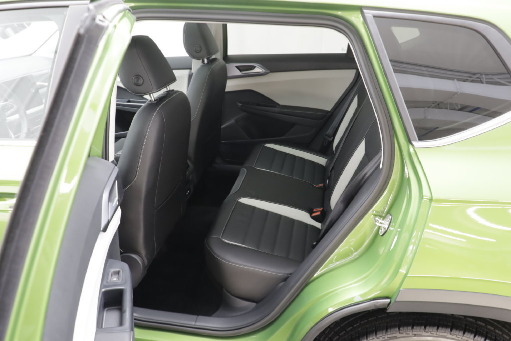 New 2027 Volkswagen Taos SEL AWD/4WD image 17