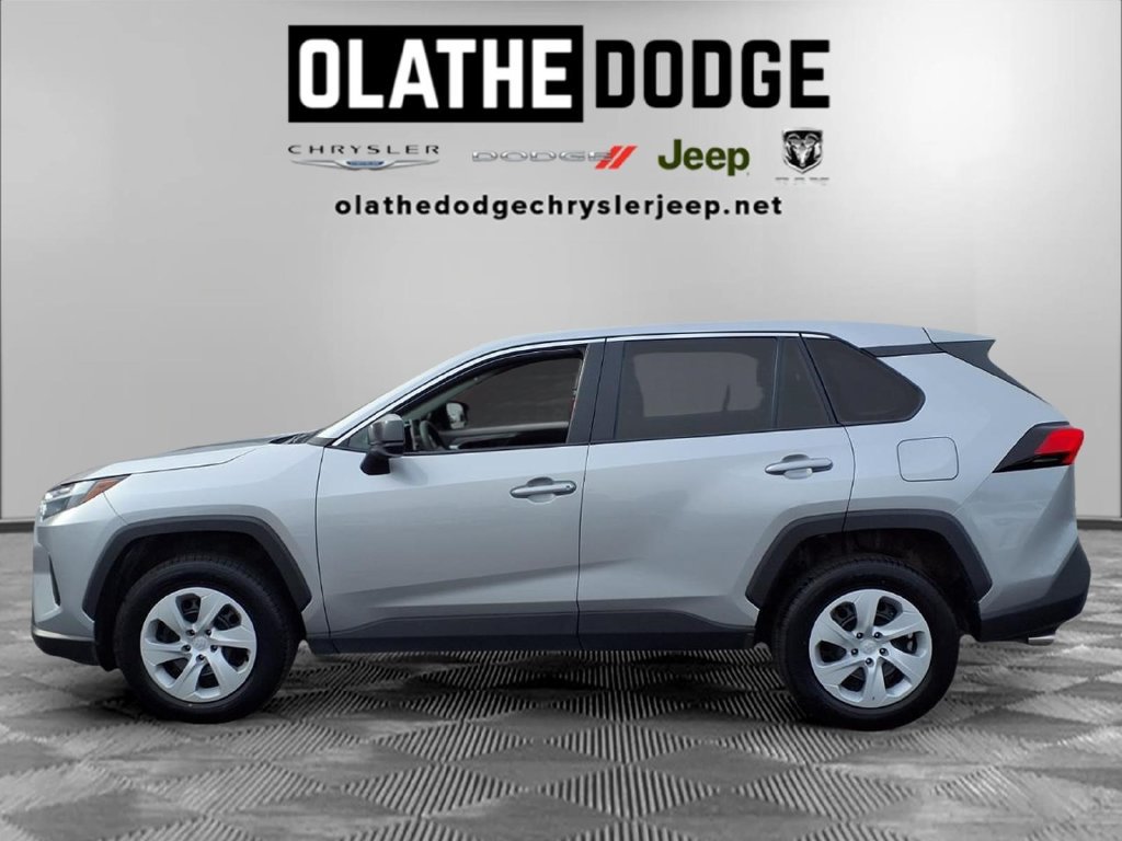 Used 2025 Toyota RAV4 LE AWD/4WD image 26