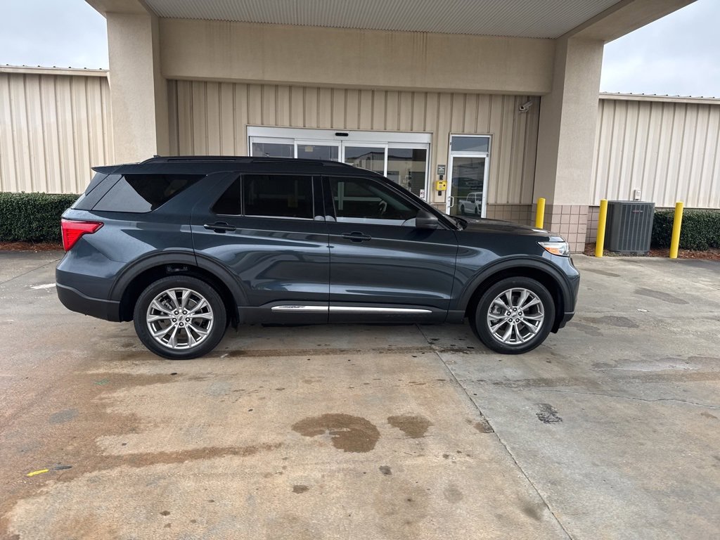 Used 2022 Ford Explorer XLT w/ Equipment Group 202A image 13