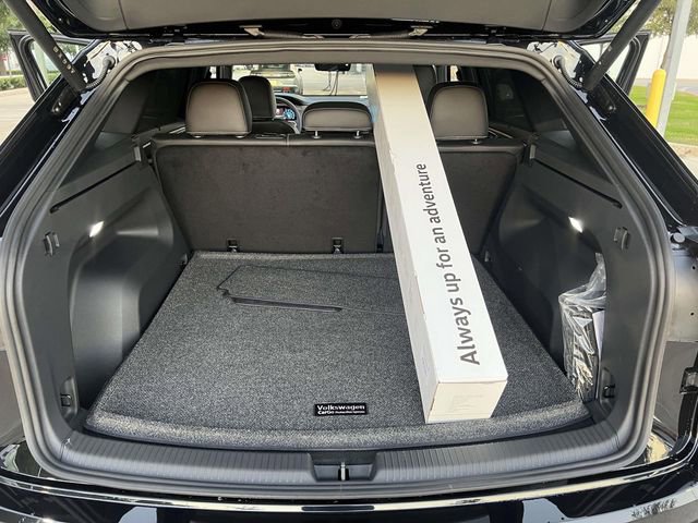 New 2026 Volkswagen Atlas Cross Sport SE image 24