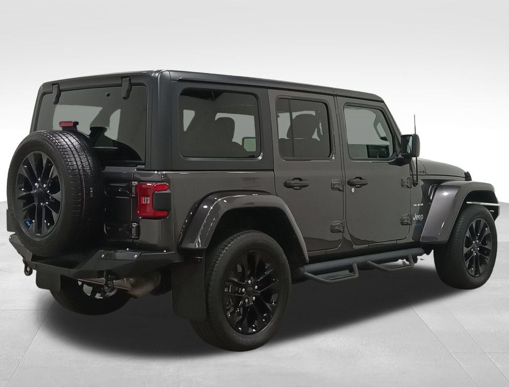 Used 2022 Jeep Wrangler Unlimited Sahara w/ Cold Weather Group AWD/4WD image 3