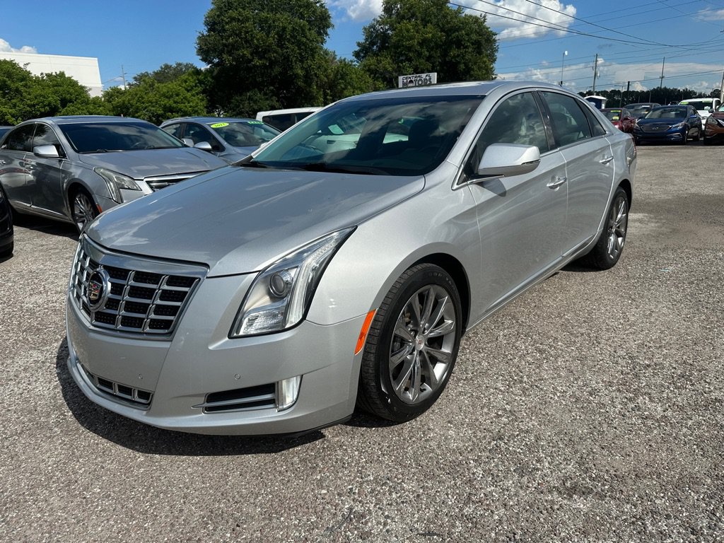 Used 2013 Cadillac XTS Luxury w/ Driver Awareness Package FWD image 3