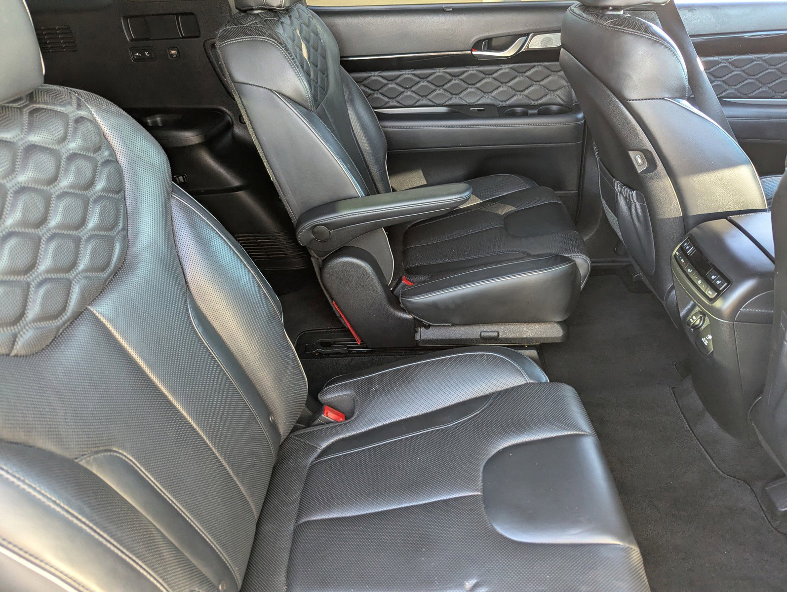 Used 2020 Hyundai Palisade Limited image 15