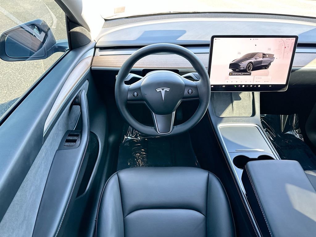 Used 2024 Tesla Model Y Long Range image 21