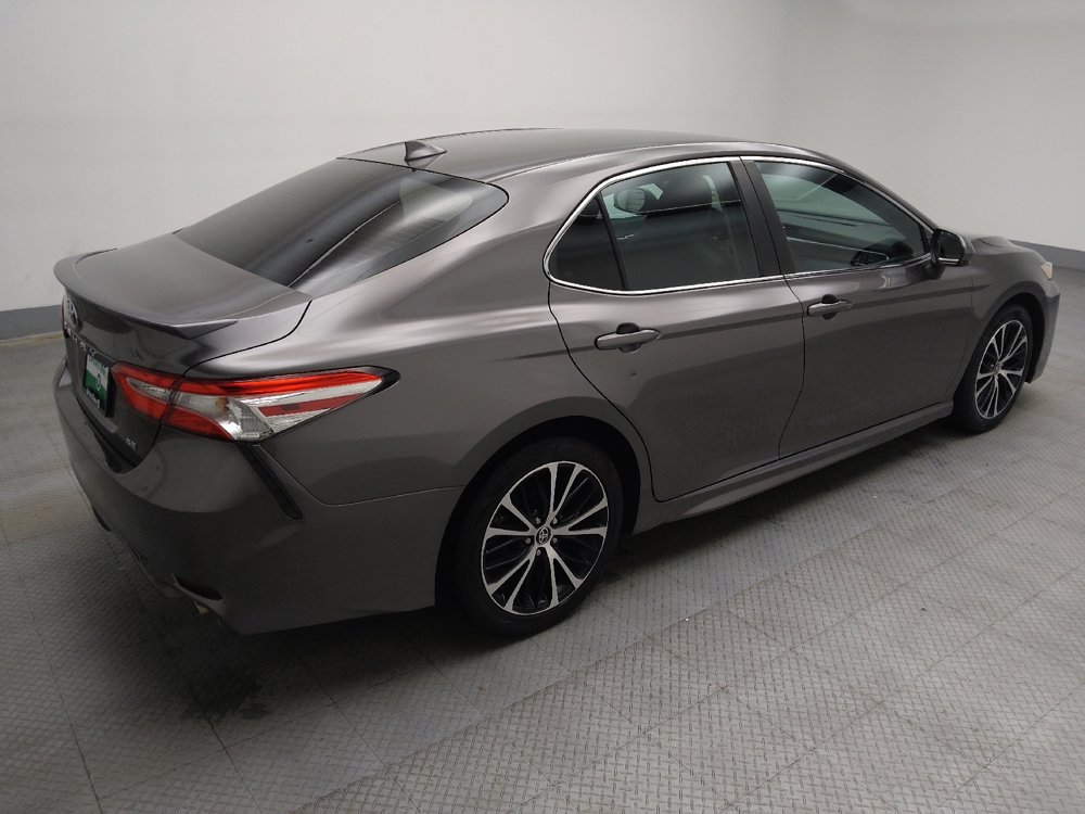 Used 2020 Toyota Camry SE image 10