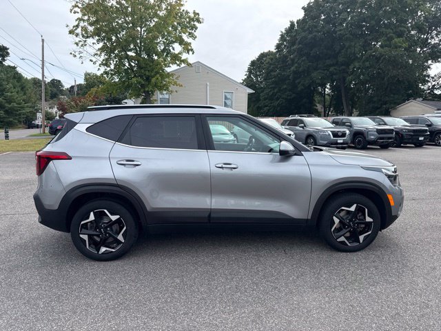 Used 2024 Kia Seltos EX AWD/4WD image 5