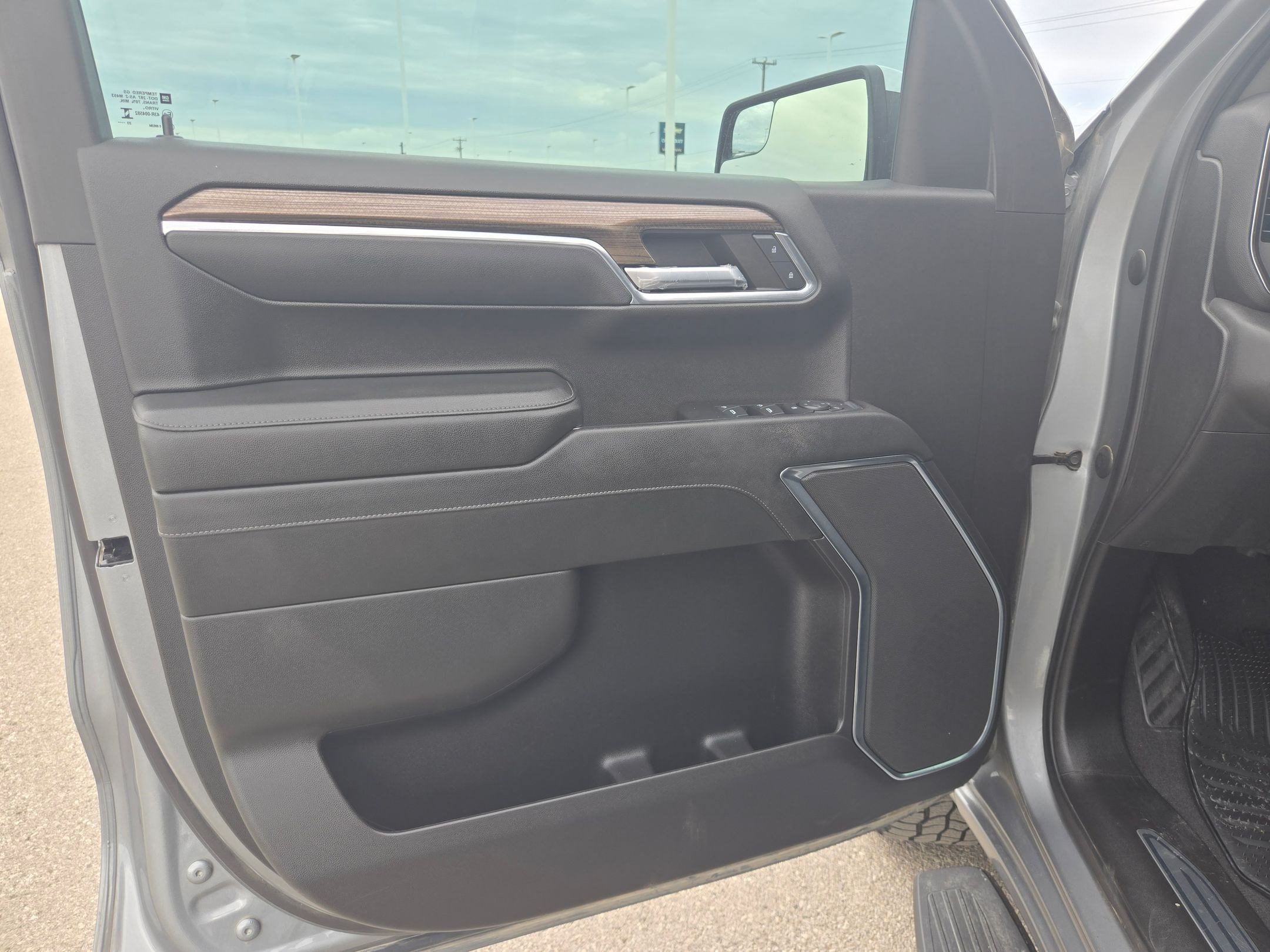 Certified 2024 Chevrolet Silverado 1500 LT RWD image 12