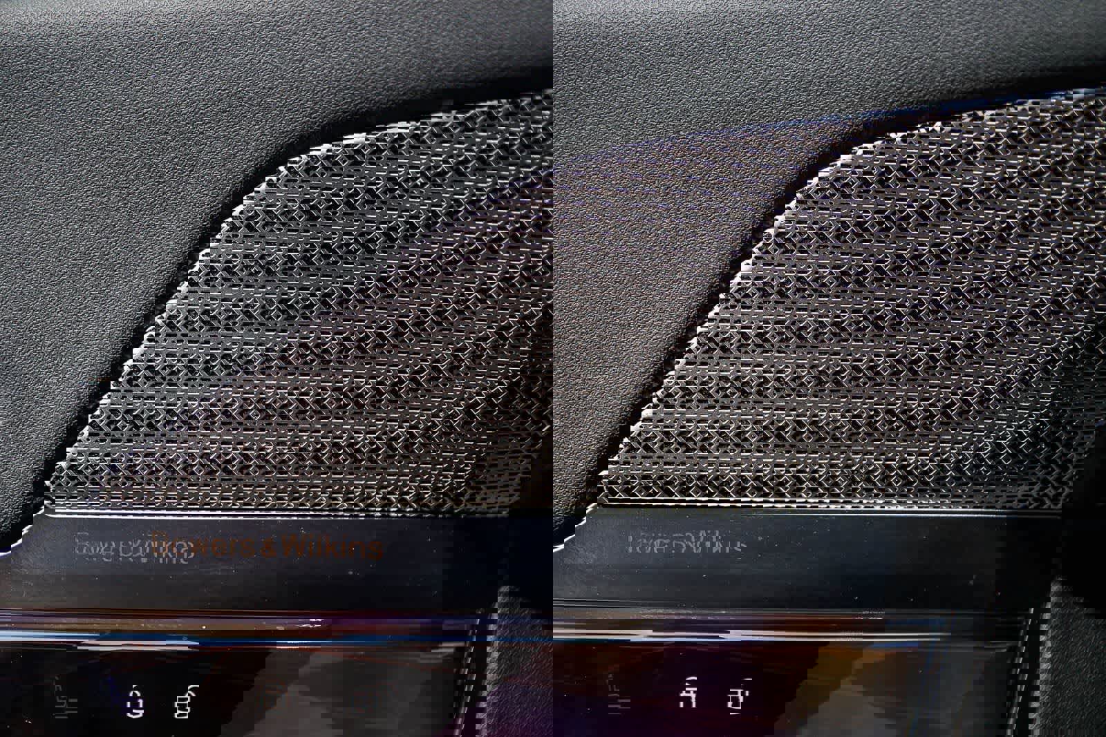 Used 2024 BMW 740i w/ Premium Package image 23