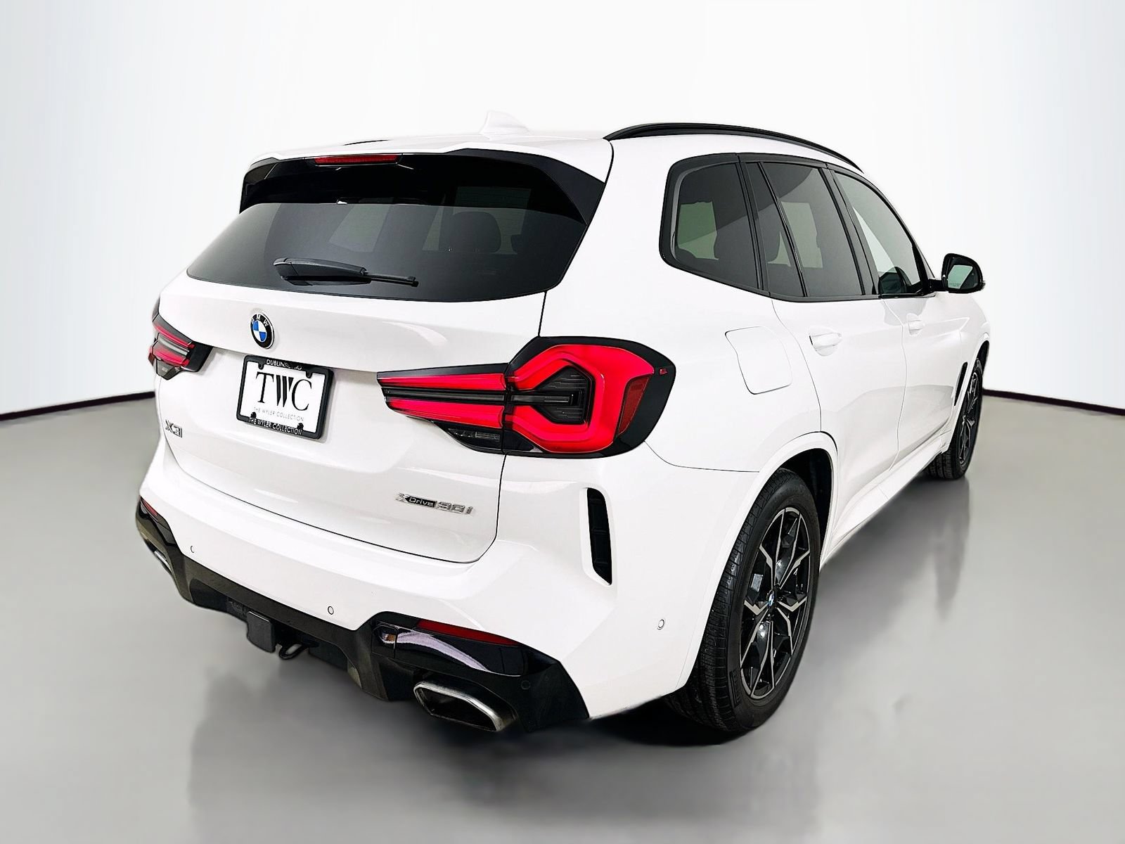 Used 2024 BMW X3 xDrive30i w/ Premium Package AWD/4WD image 5