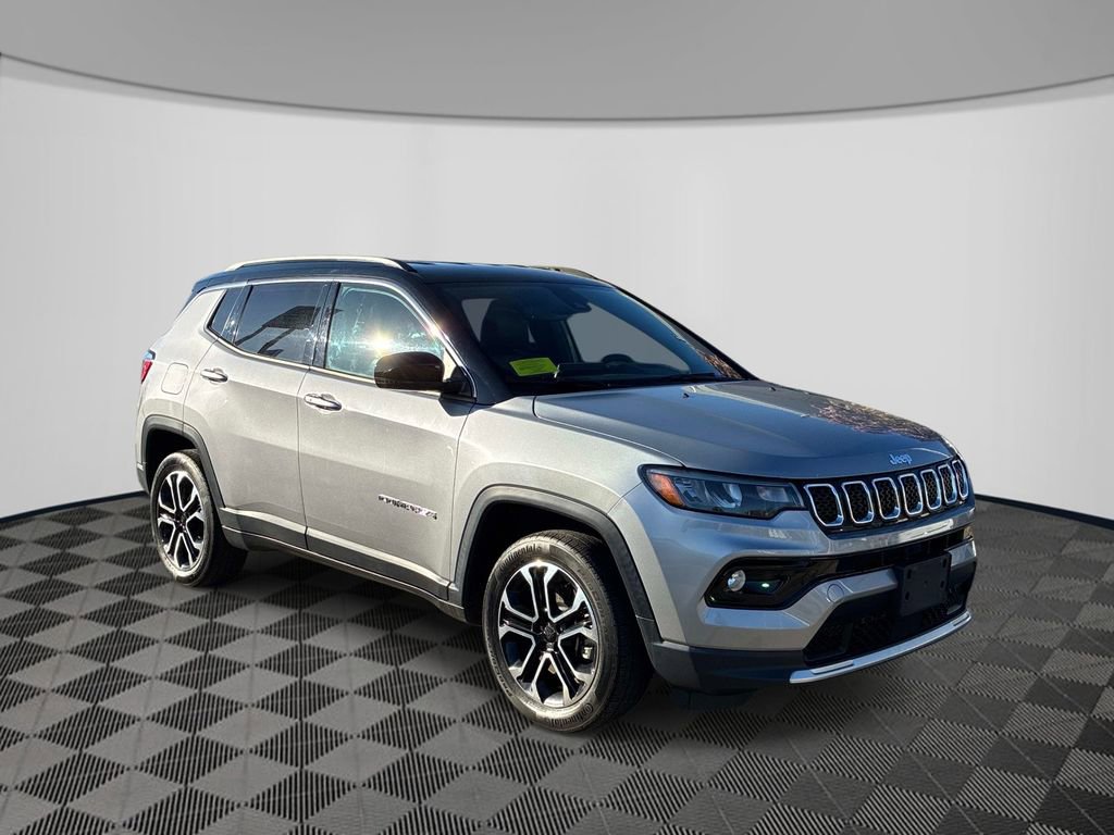 Used 2023 Jeep Compass Limited AWD/4WD image 3