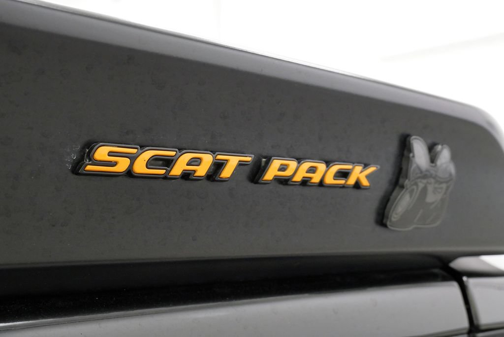 Used 2022 Dodge Challenger R/T Scat Pack RWD image 11