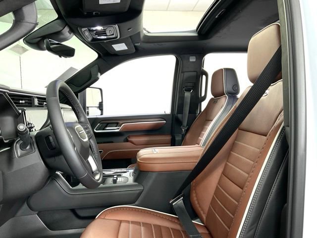 New 2026 GMC Sierra 2500 Denali Ultimate w/ LPO, Black Badging Package image 32